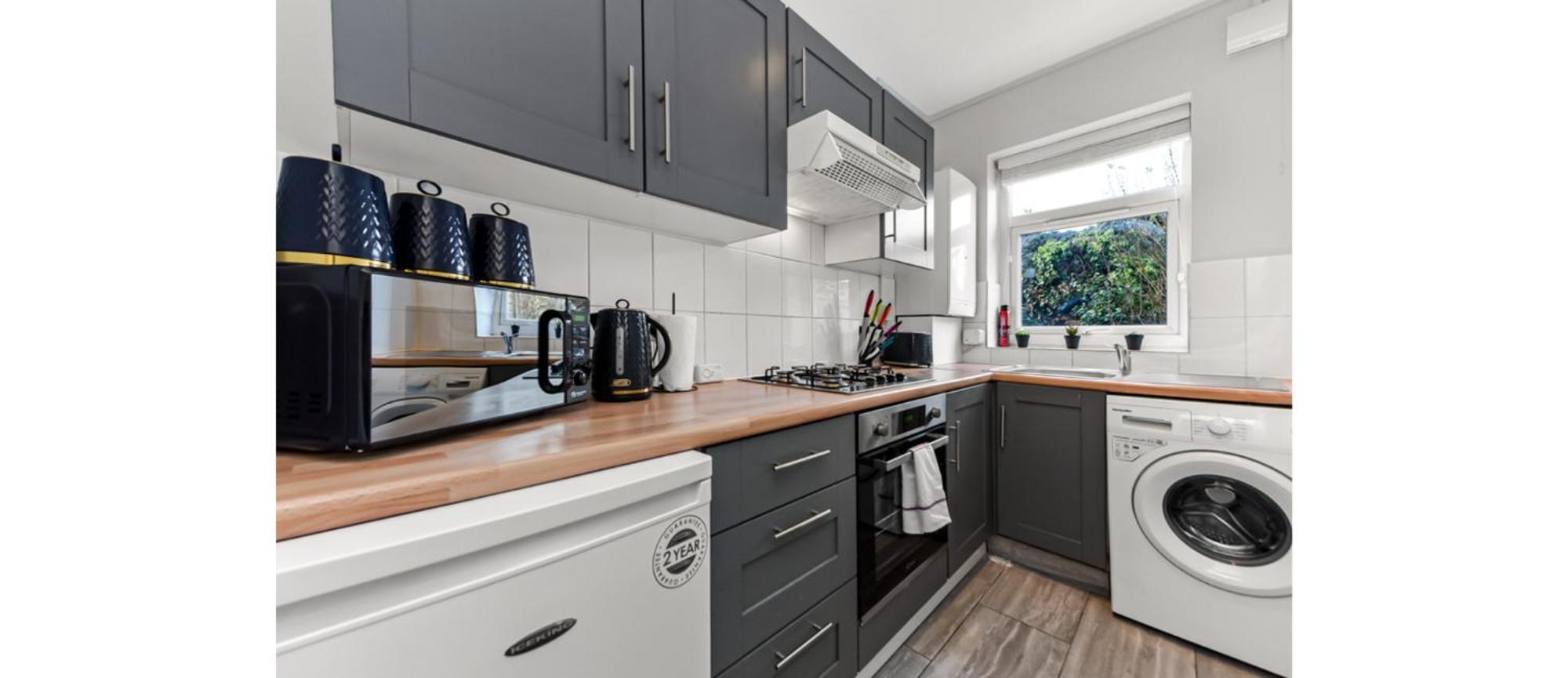 Terrific 1 Bd Flat In Appartement
